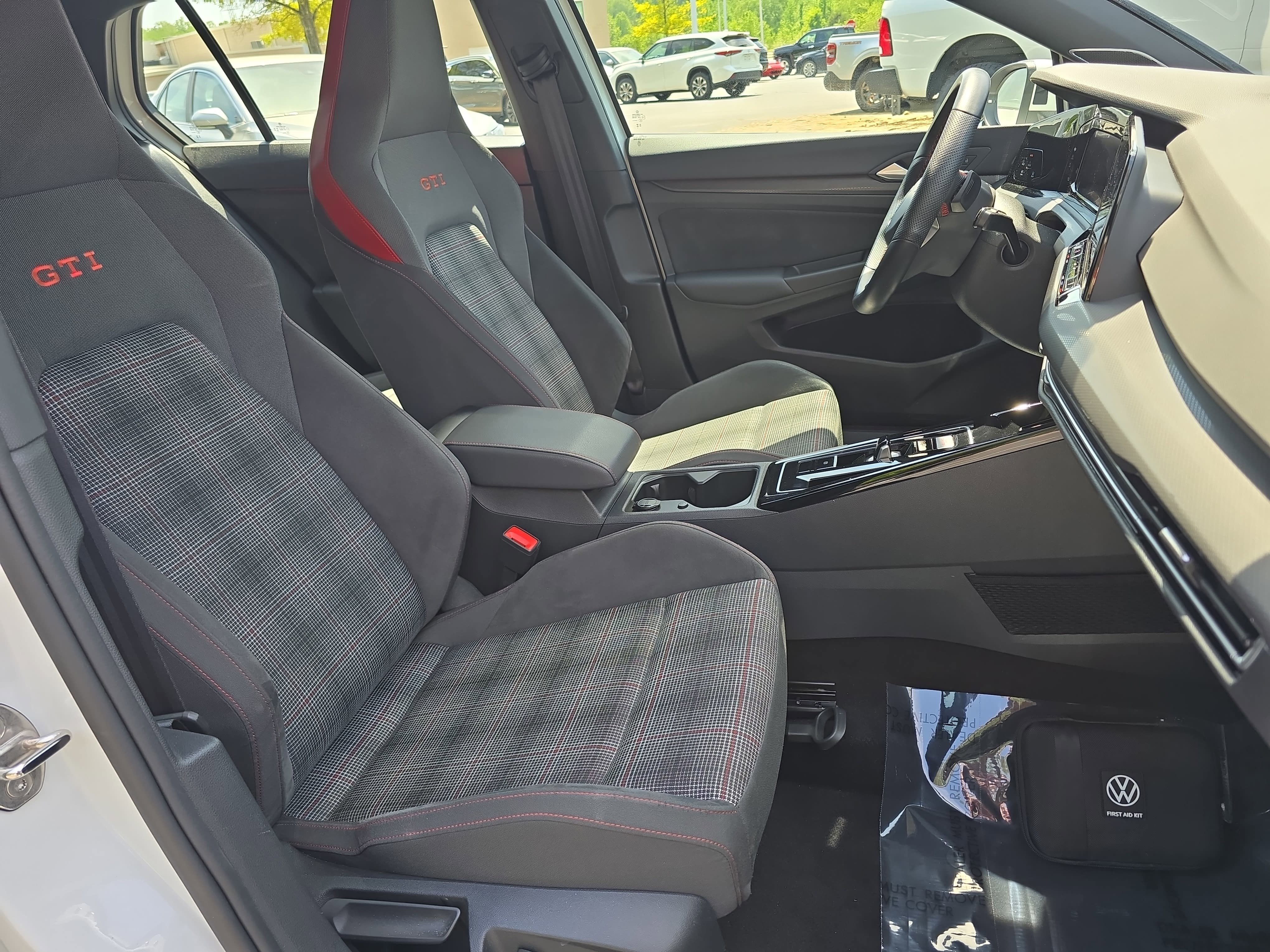 Used 2024 Volkswagen GTI SE image 10