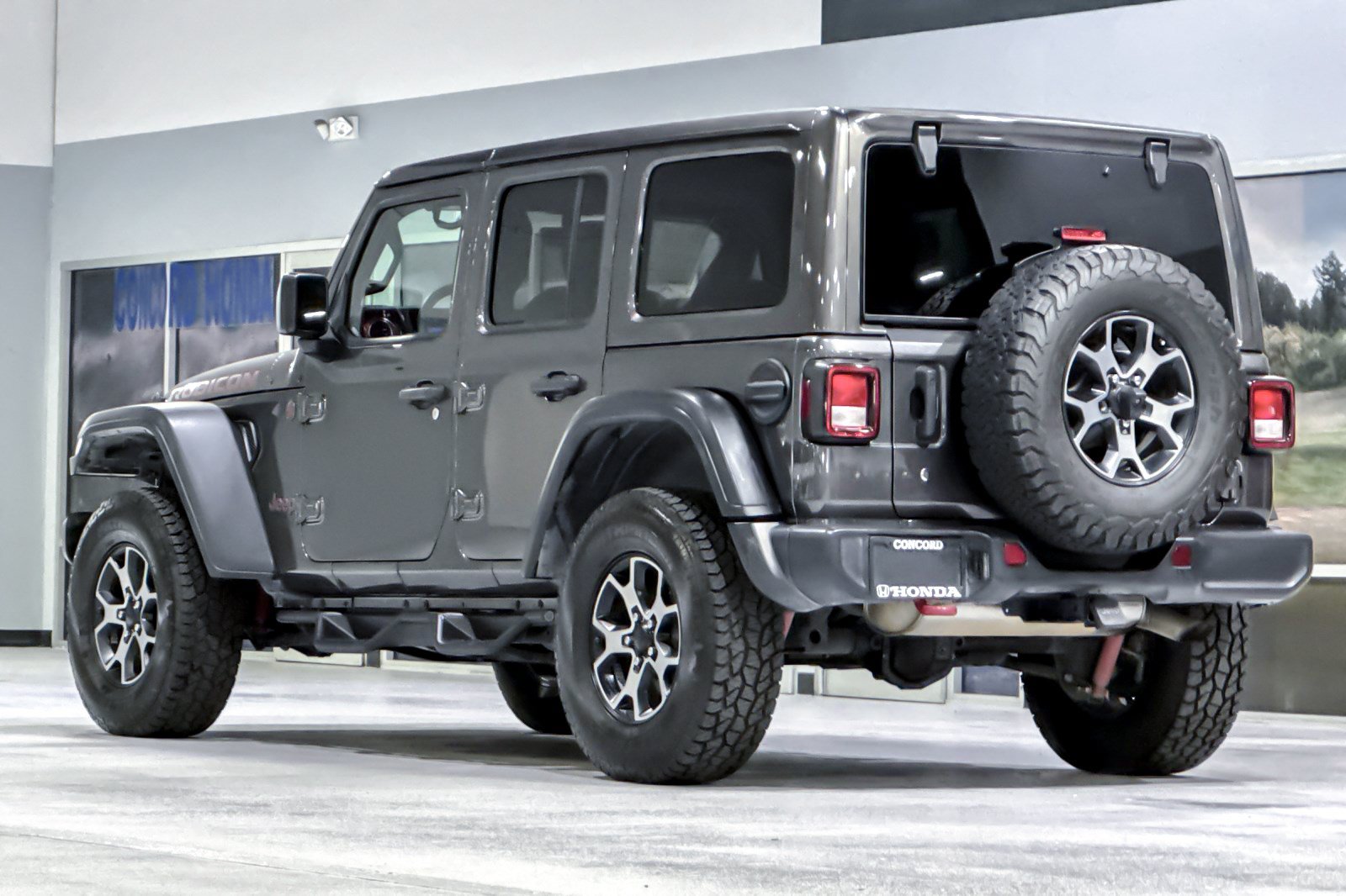Used 2018 Jeep Wrangler Unlimited Rubicon AWD/4WD image 3