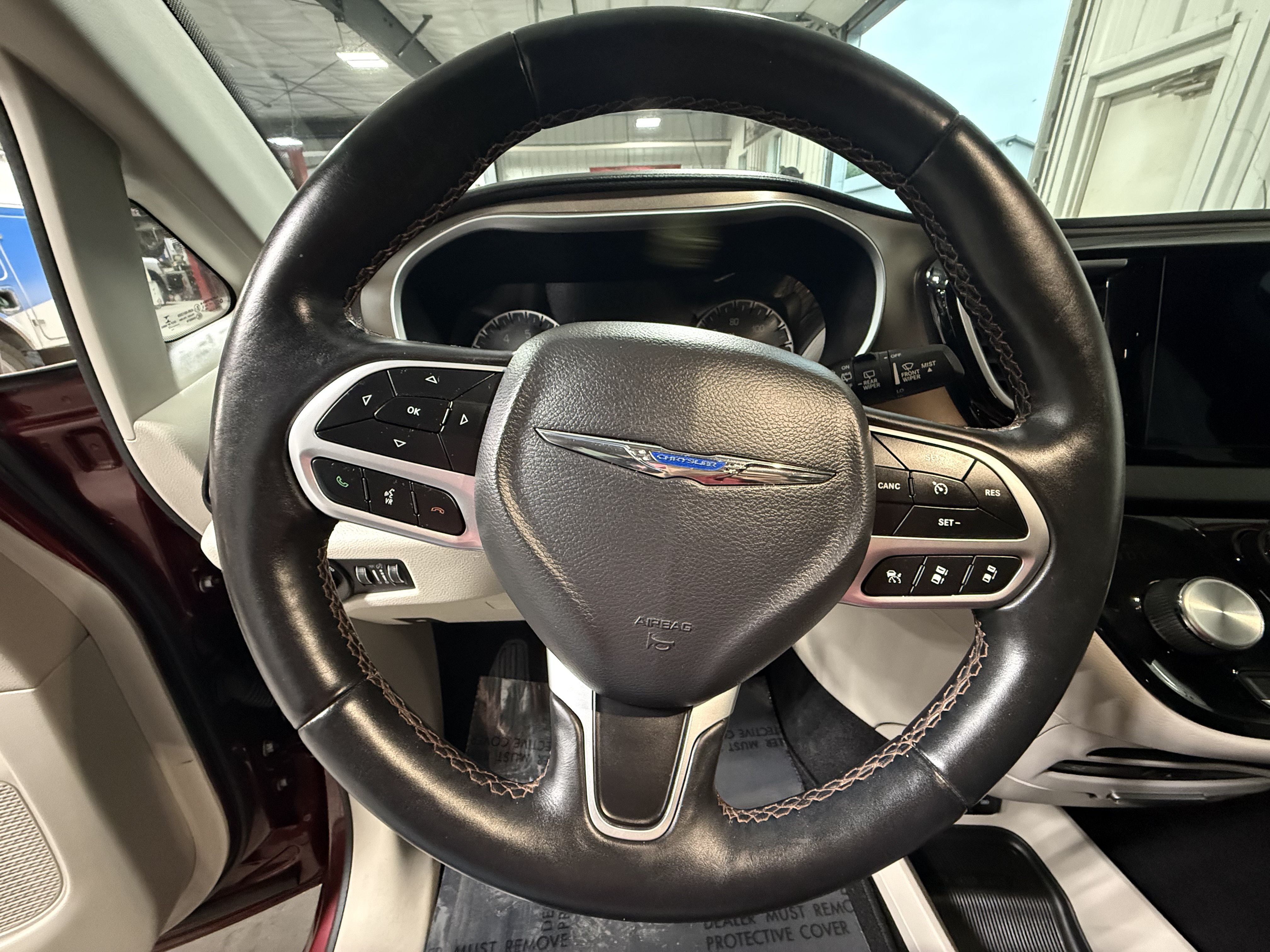 Used 2017 Chrysler Pacifica Touring-L Plus FWD image 23