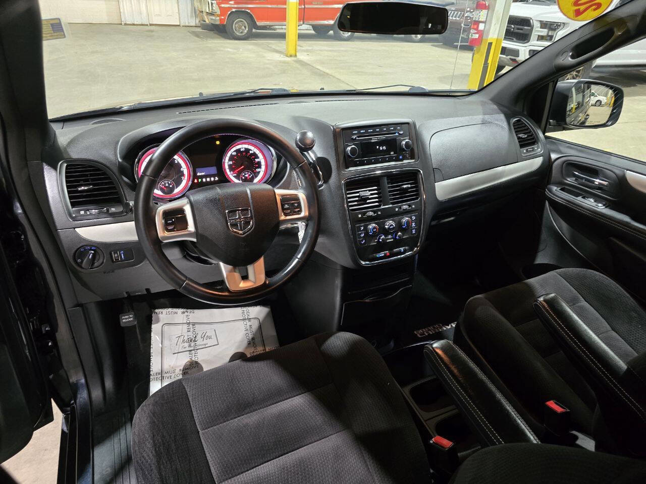 Used 2014 Dodge Grand Caravan SE w/ Quick Order Package 29E SE FWD image 25