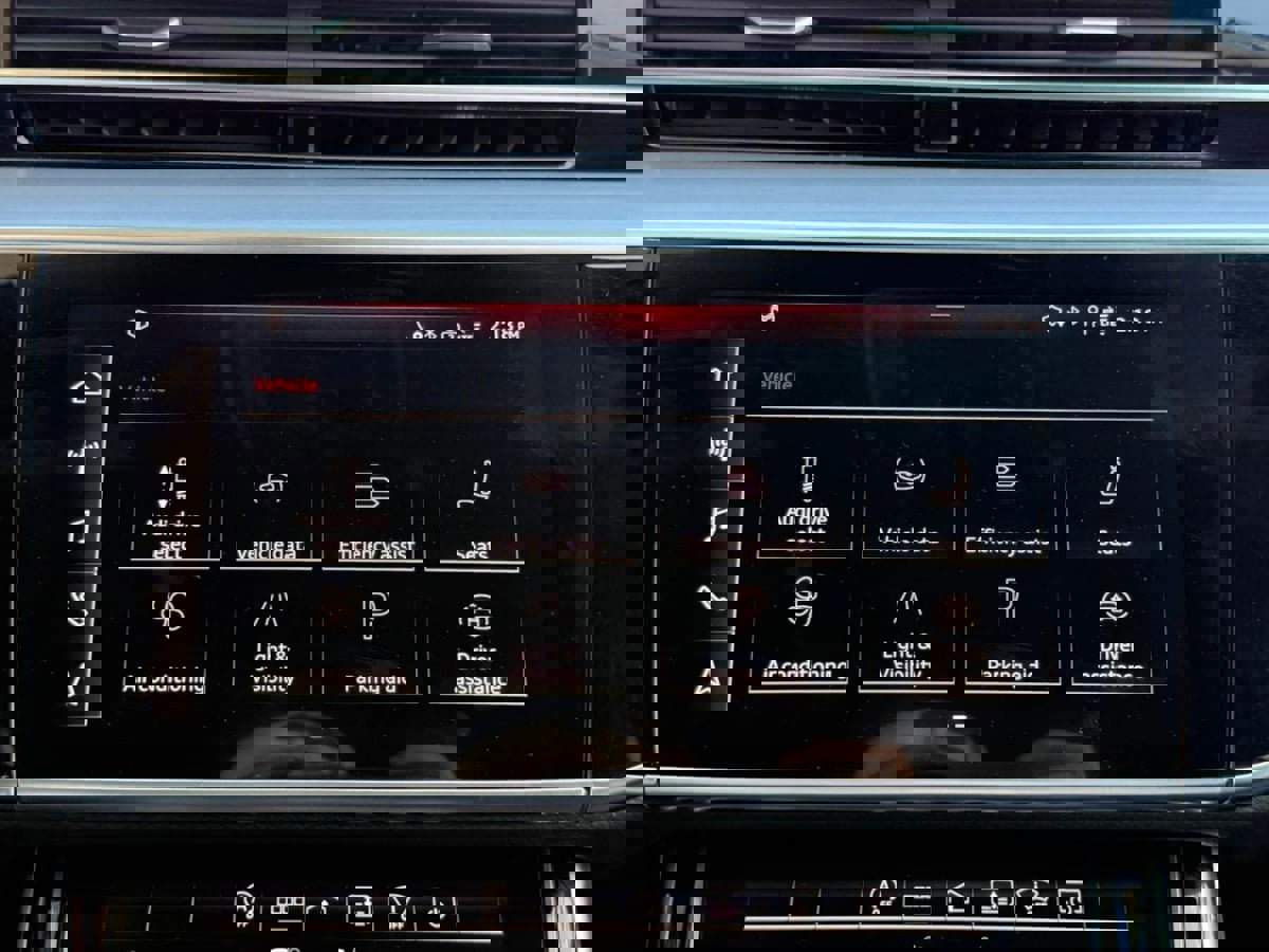 Used 2021 Audi S8 L w/ S8 Executive Package image 45