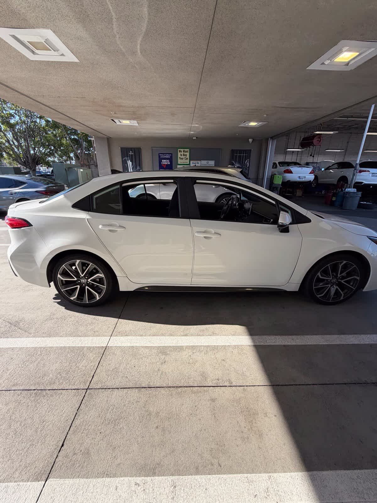 Used 2021 Toyota Corolla SE w/ Carpet Mat Package (TMS) FWD image 4