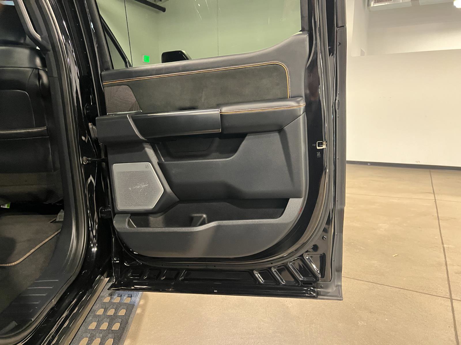 Used 2023 Ford F350 Platinum w/ Tremor Off-Road Package image 34