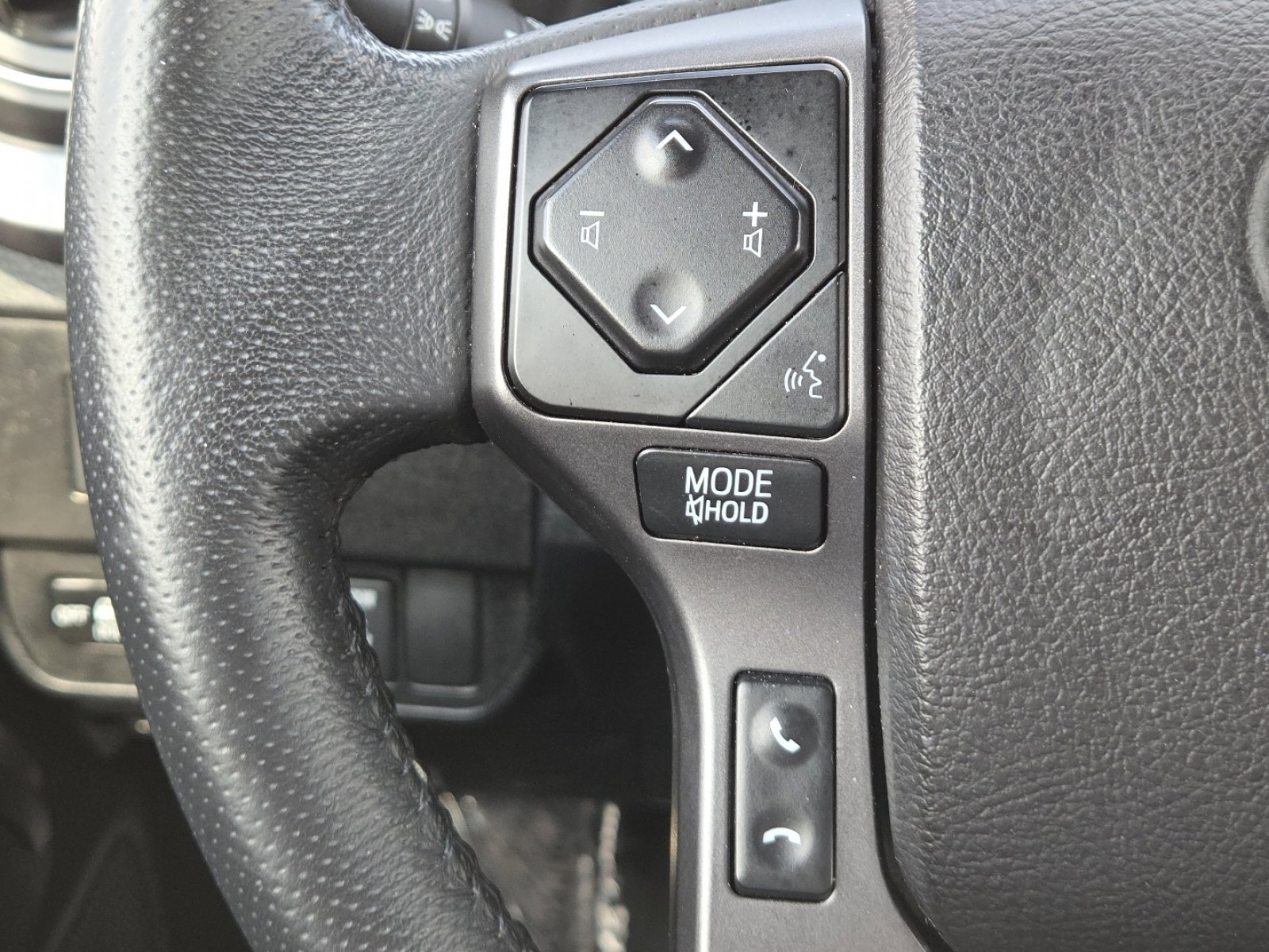 Used 2021 Toyota Tacoma TRD Off-Road image 32