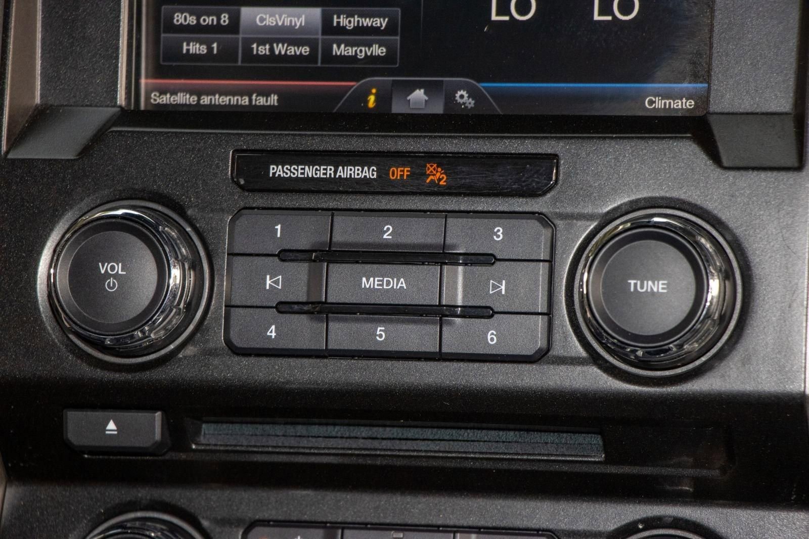 Used 2015 Ford F150 Lariat image 23