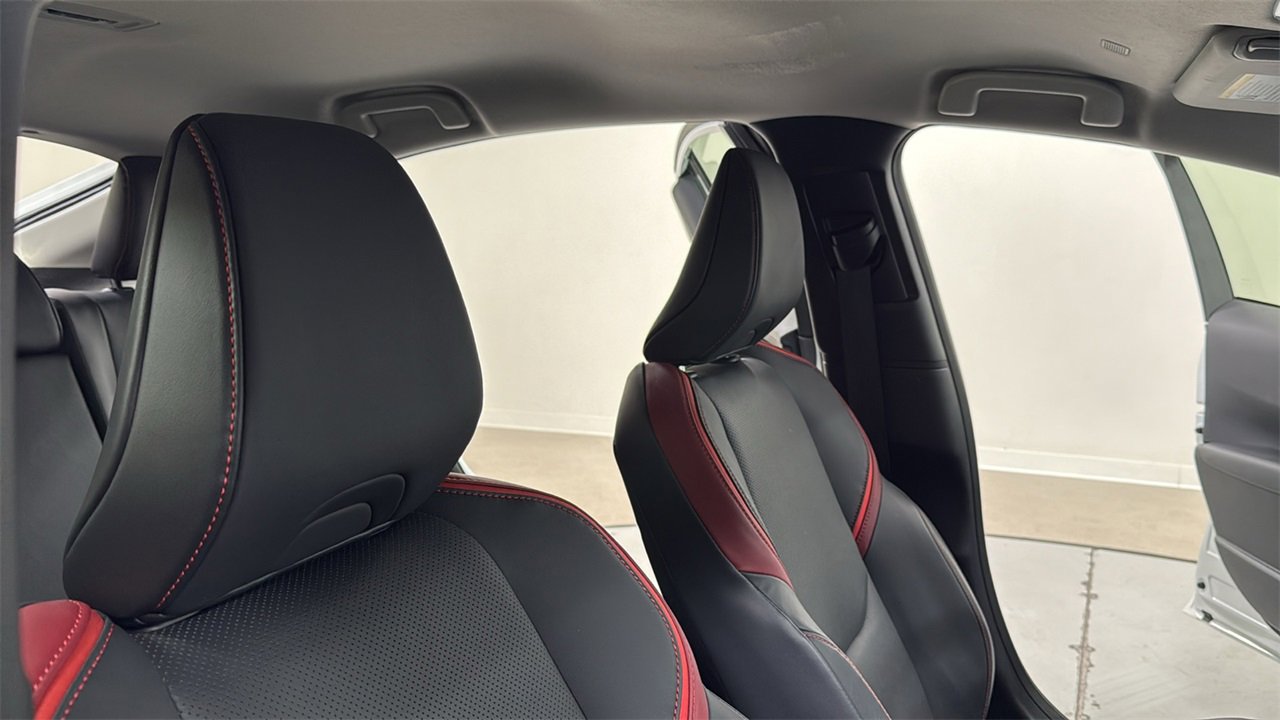 Used 2025 Toyota Prius XSE image 19