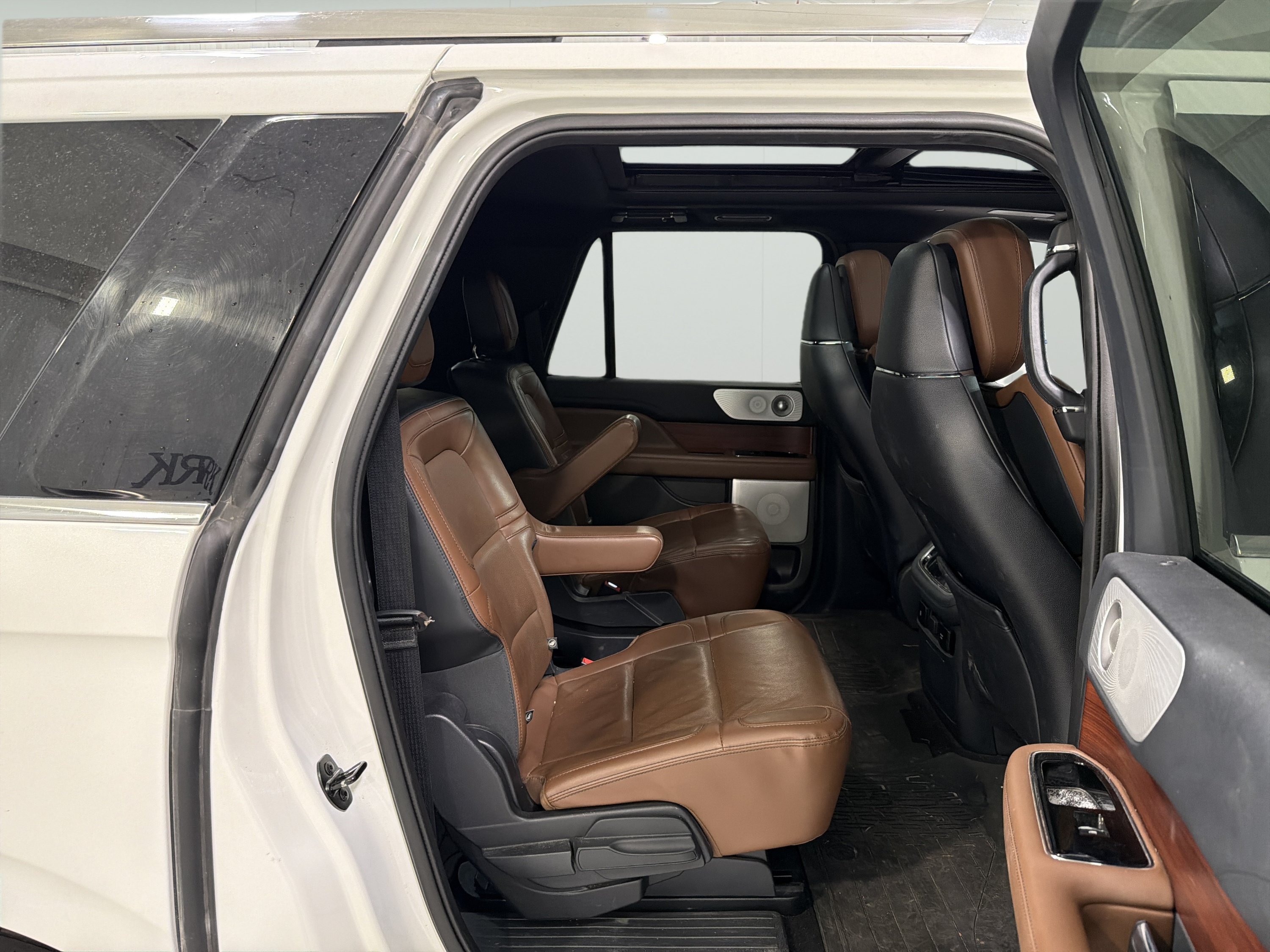 Used 2022 Lincoln Navigator L Reserve RWD image 13