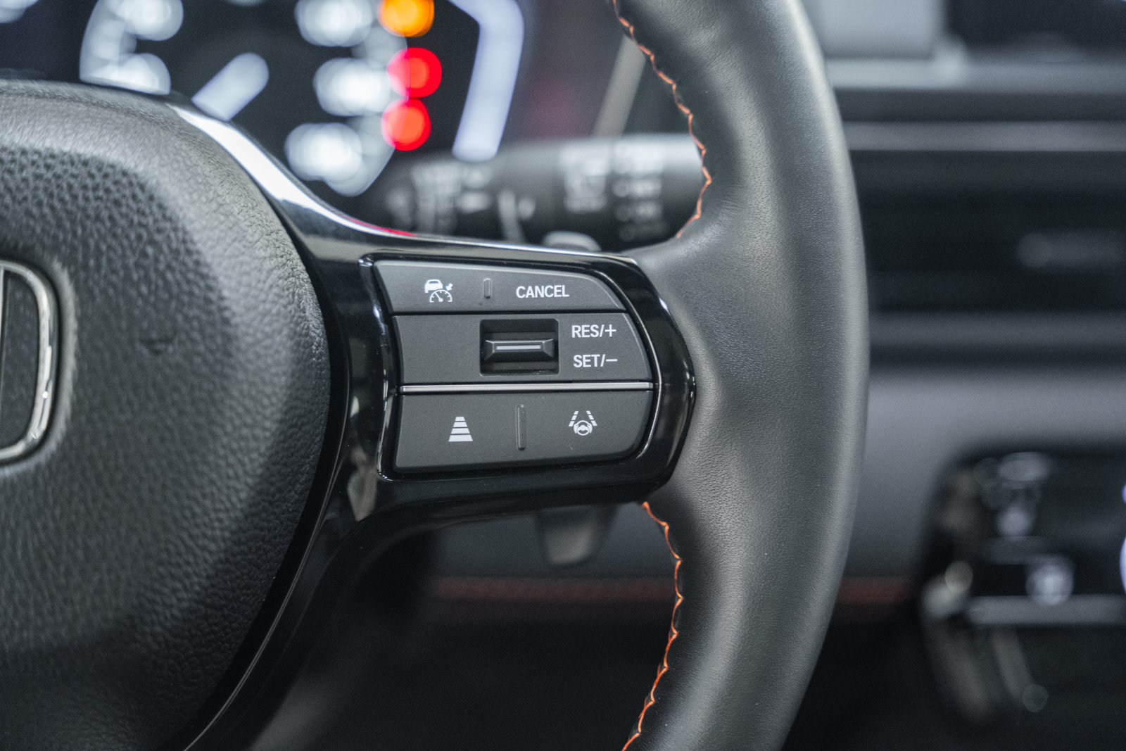 Used 2025 Honda Pilot TrailSport image 36