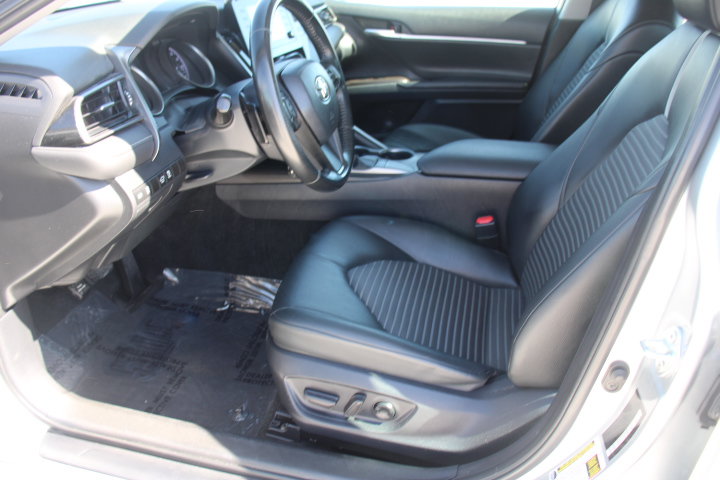 Used 2023 Toyota Camry SE FWD image 11