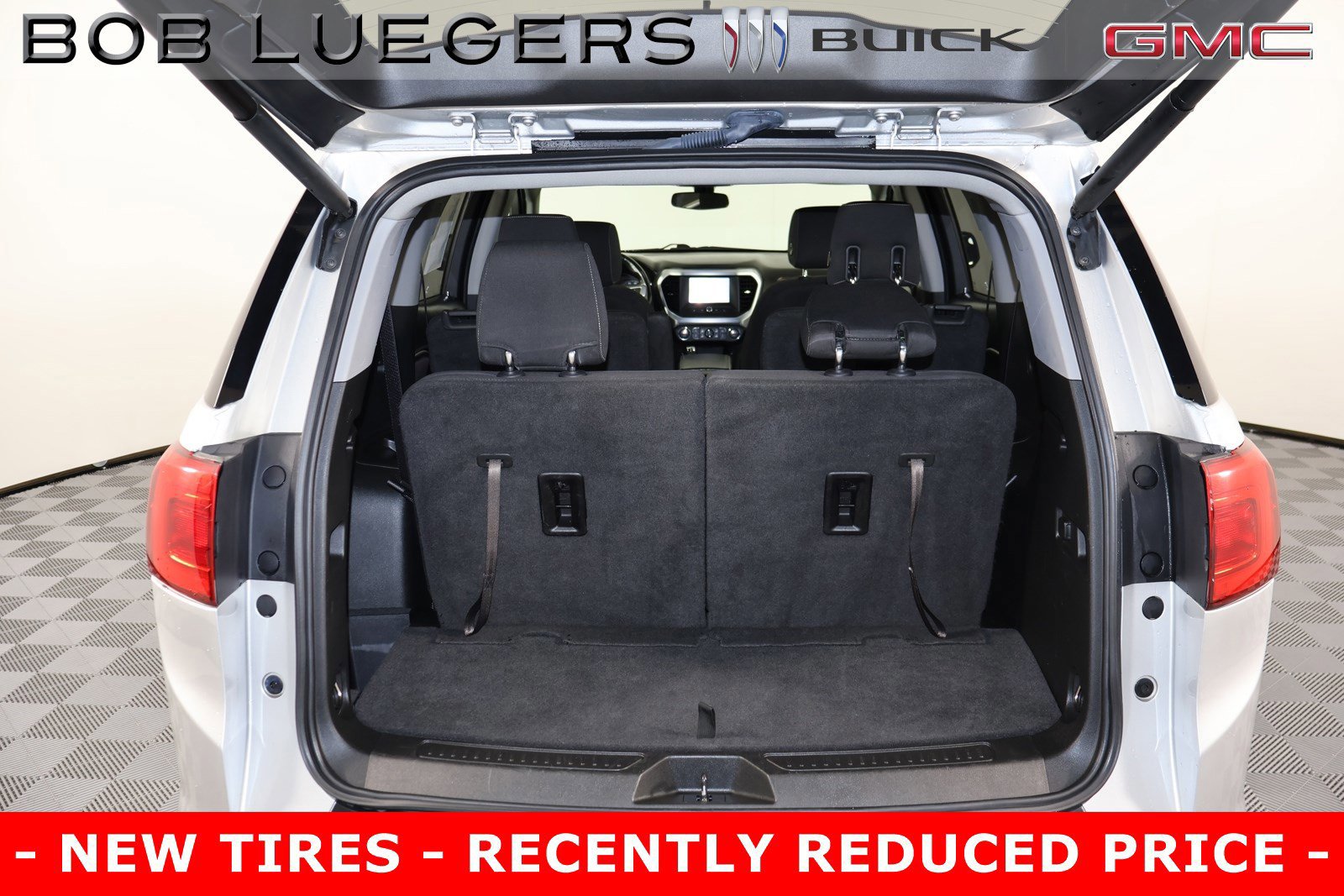 Used 2019 GMC Acadia SLE image 8