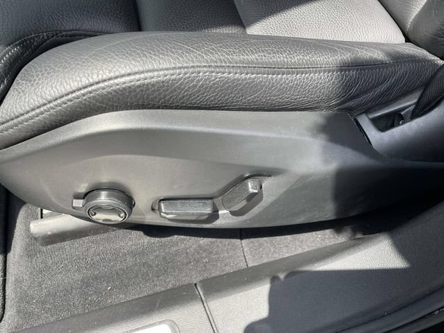 Used 2019 Volvo XC60 T6 Momentum w/ Multimedia Package AWD/4WD image 15