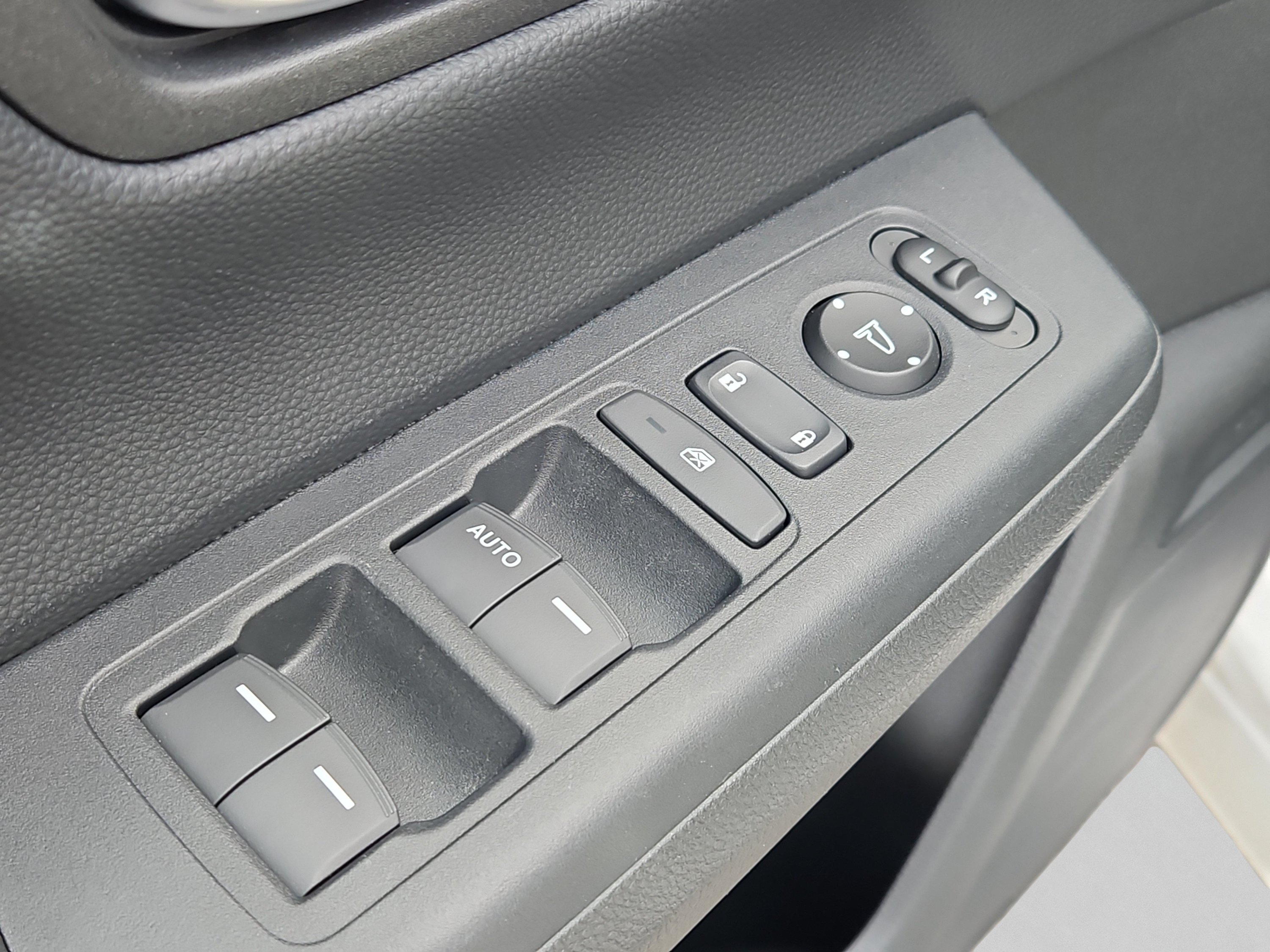 Certified 2025 Honda CR-V LX image 14