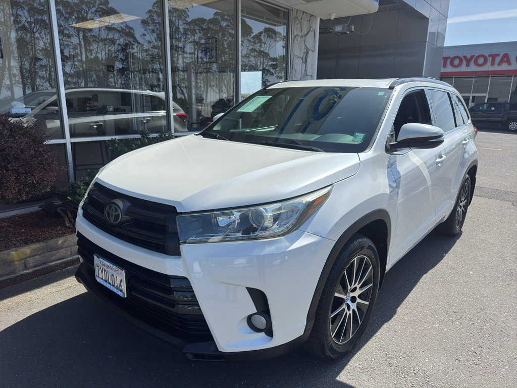 Used 2017 Toyota Highlander SE AWD/4WD image 2