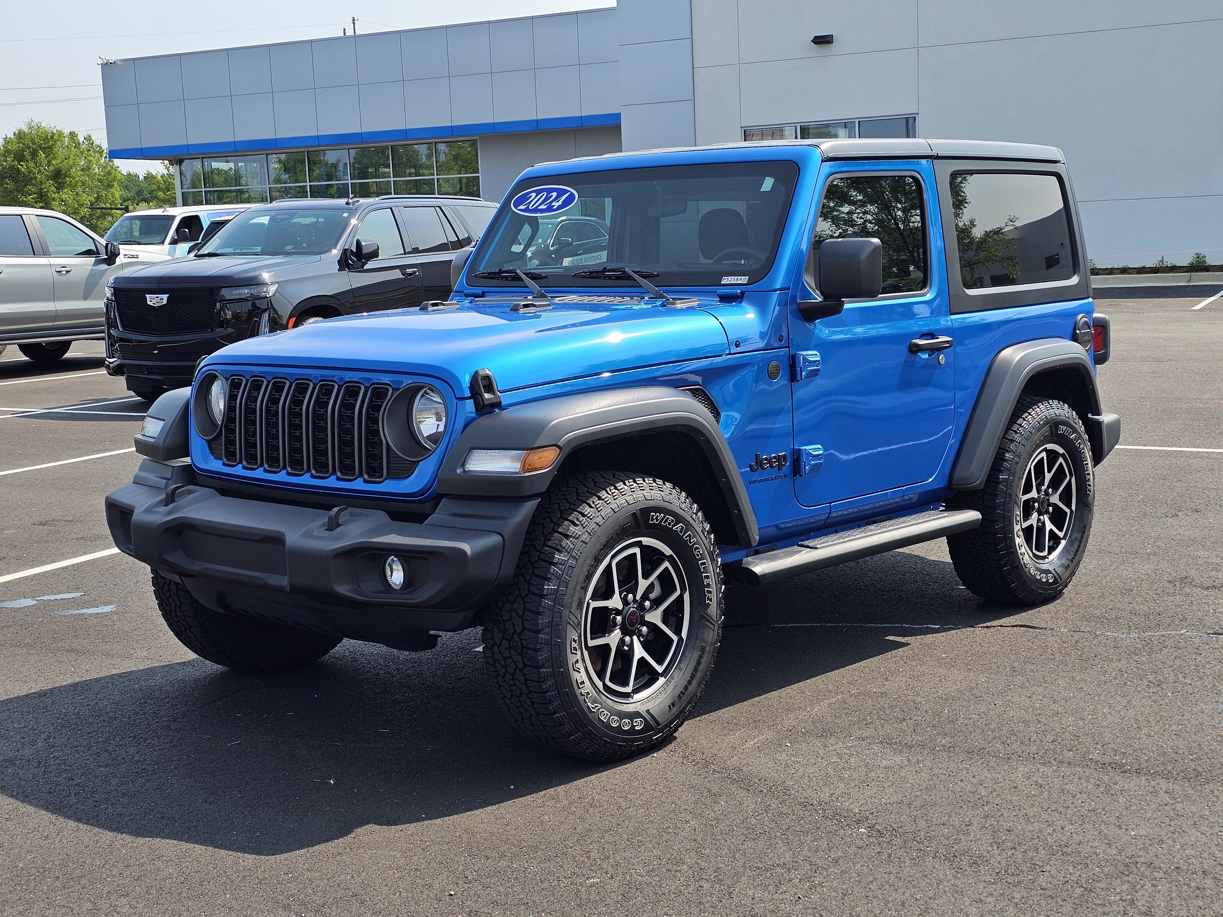Used 2024 Jeep Wrangler Sport AWD/4WD video 2
