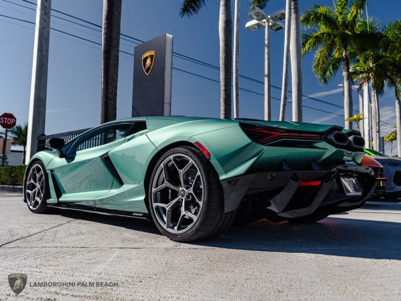Used 2026 Lamborghini Revuelto AWD/4WD image 3