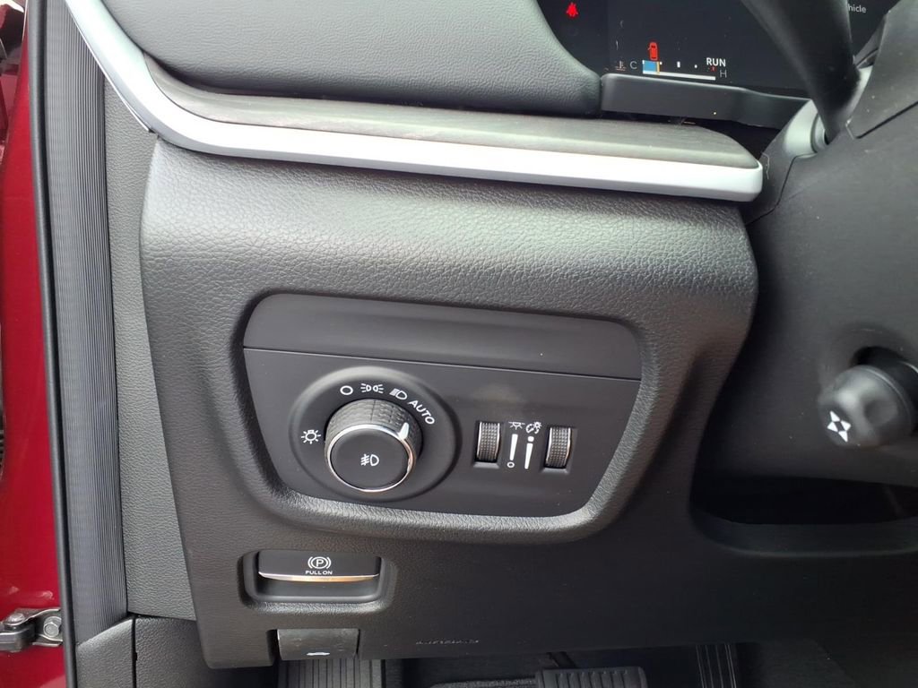 New 2026 Jeep Grand Cherokee L Limited AWD/4WD image 17