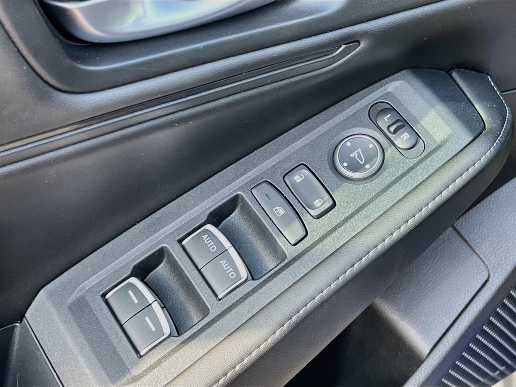 Used 2025 Honda Accord Sport image 17