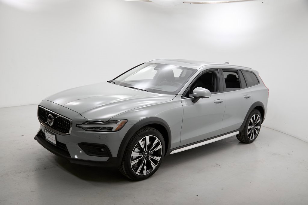 New 2026 Volvo V60 B5 Cross Country Ultra w/ Climate Package image 6