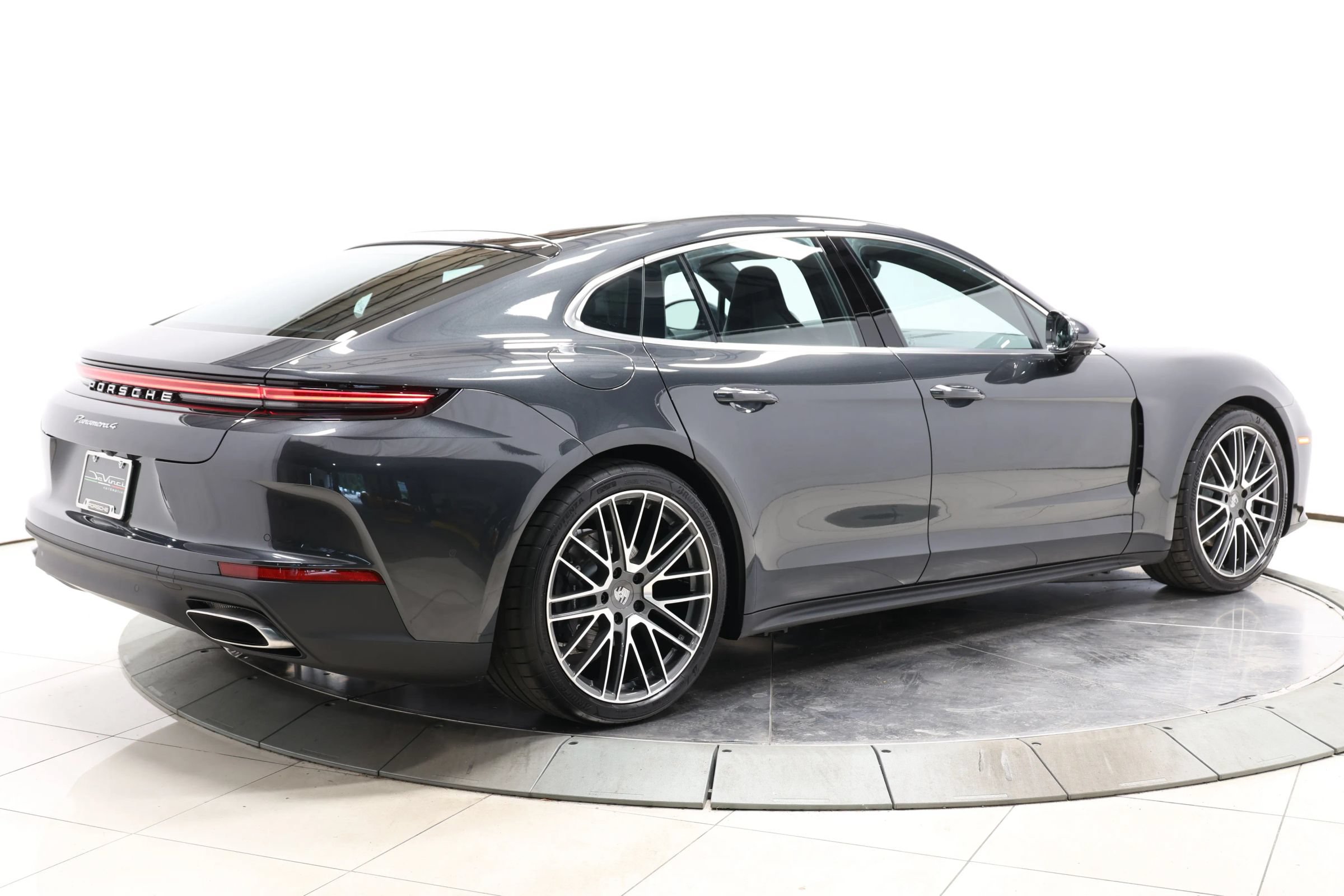 Used 2026 Porsche Panamera 4 w/ Premium Package AWD/4WD image 4