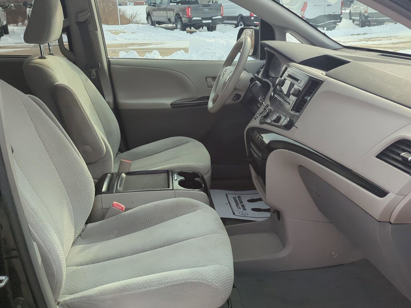Used 2011 Toyota Sienna LE image 20