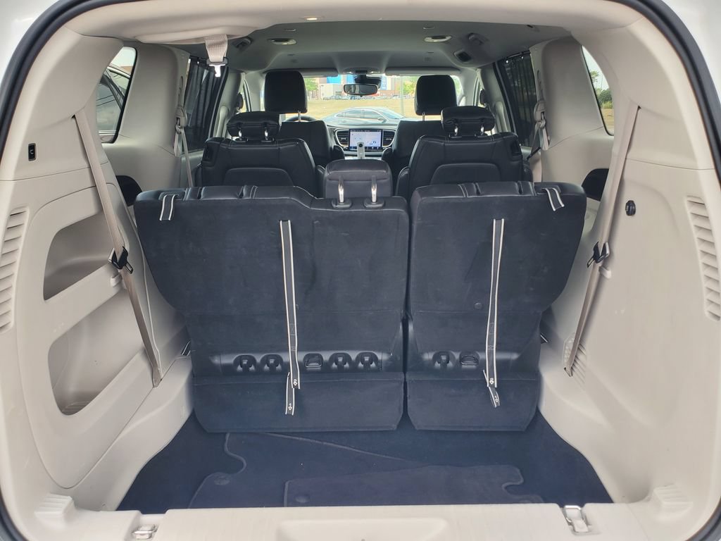 Used 2024 Chrysler Pacifica Touring-L FWD image 29