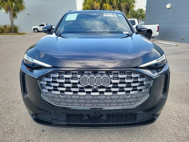 Certified 2025 Audi Q5 Premium Plus w/ Premium Plus image 3