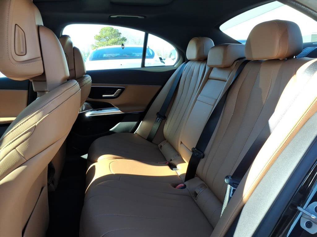 New 2026 Mercedes-Benz E 350 4MATIC Sedan image 10
