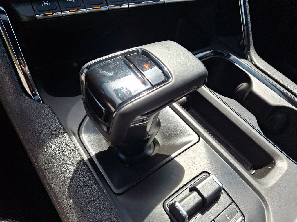 Used 2024 GMC Sierra 1500 AT4 w/ AT4 Premium Package AWD/4WD image 18