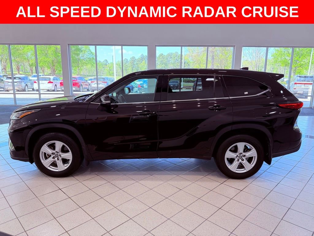 Used 2021 Toyota Highlander L AWD/4WD image 4