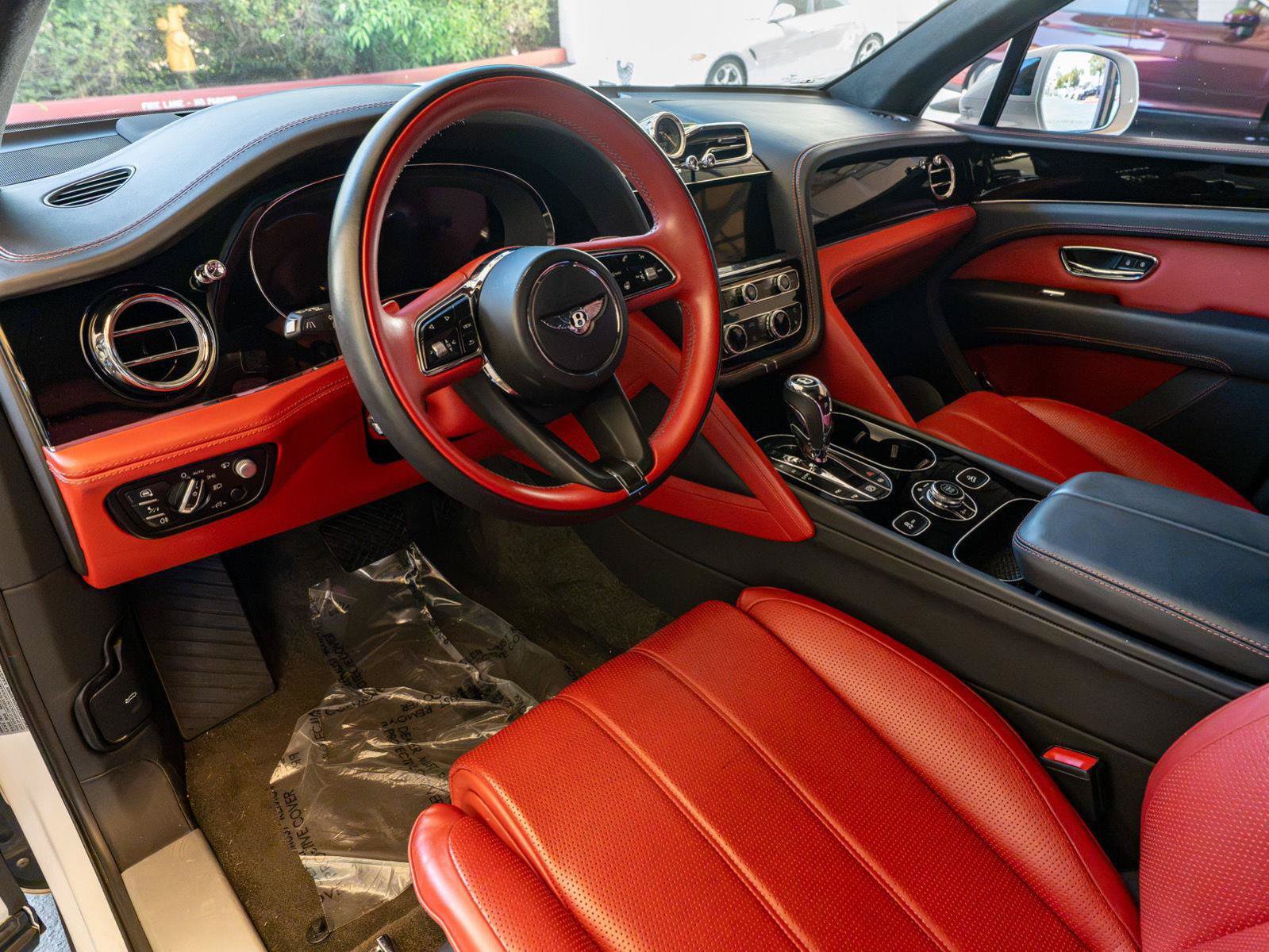 Used 2023 Bentley Bentayga AWD/4WD image 9