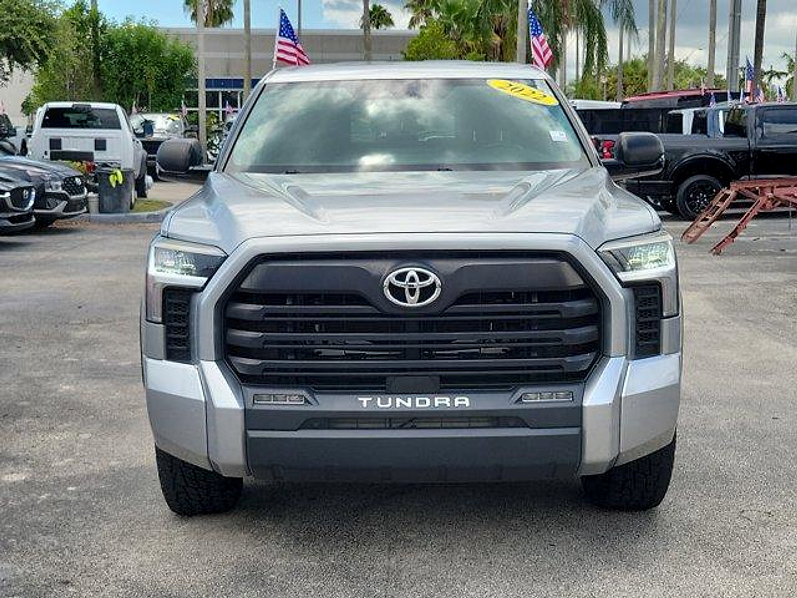 Used 2022 Toyota Tundra SR5 w/ SR5 Premium Package AWD/4WD image 2