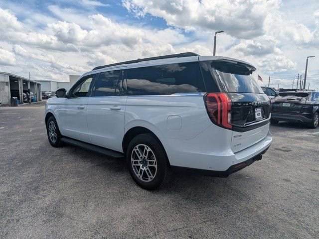 Used 2025 Ford Expedition Max Active AWD/4WD image 7