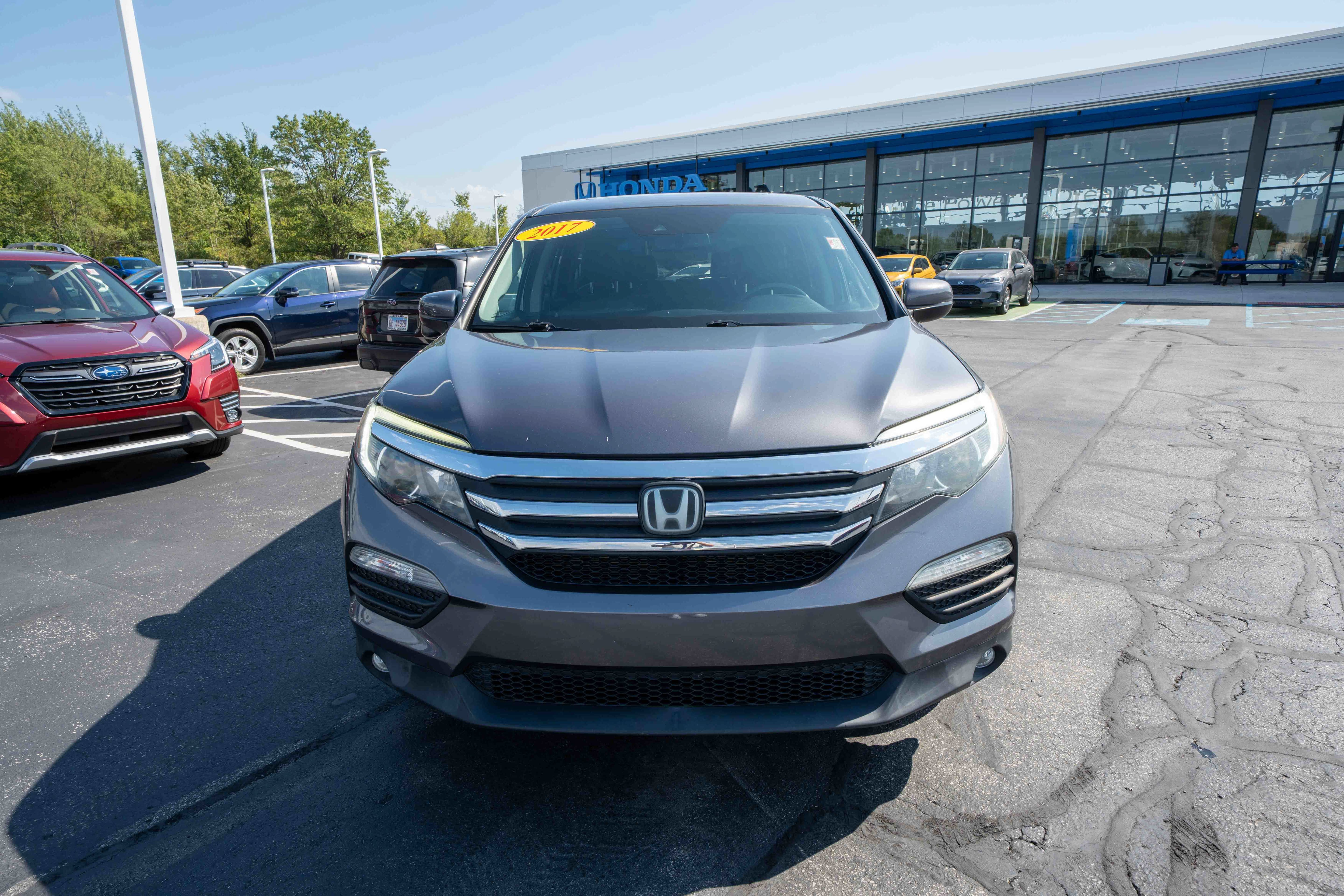 Used 2017 Honda Pilot EX-L image 2