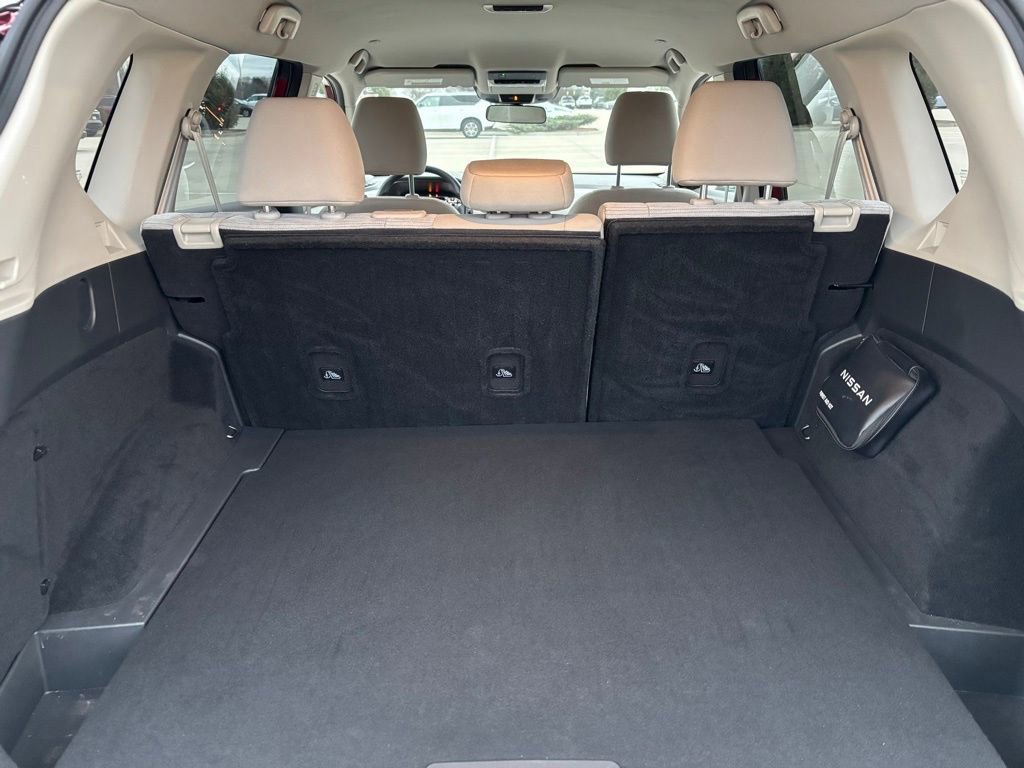 Used 2023 Nissan Rogue SV image 11