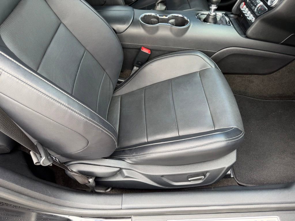 Used 2015 Ford Mustang GT Premium RWD image 17