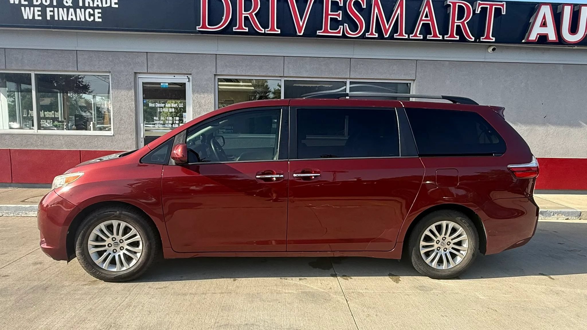 Used 2015 Toyota Sienna XLE FWD image 5