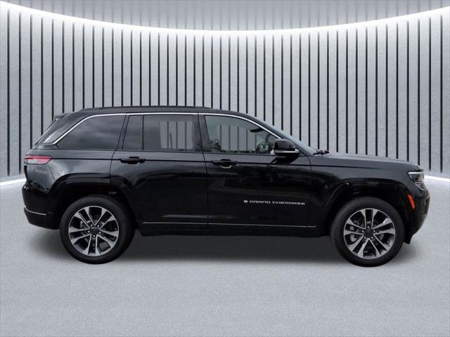Certified 2024 Jeep Grand Cherokee Overland w/ Luxury Tech Group IV AWD/4WD image 4