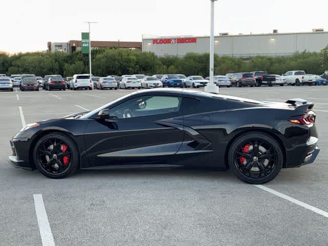 Used 2021 Chevrolet Corvette Stingray Preferred Cpe w/ Z51 Performance Package RWD image 3