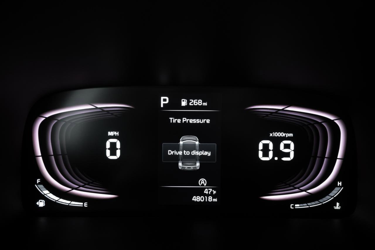 Used 2024 Kia Soul LX w/ Option Group 015 FWD image 33