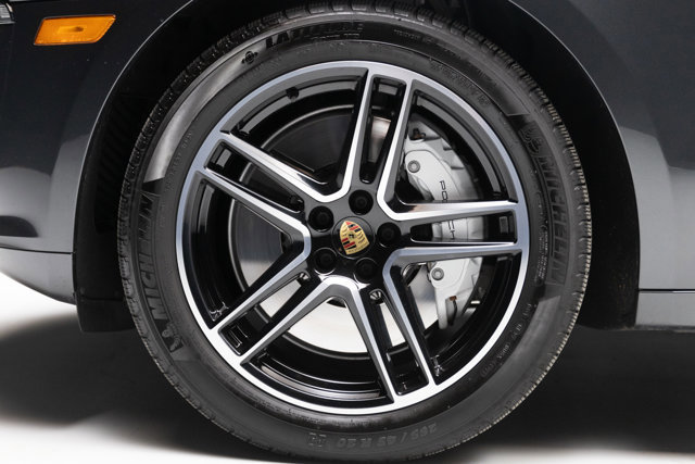 Used 2021 Porsche Macan Turbo w/ Premium Package Plus (PF0) AWD/4WD image 5