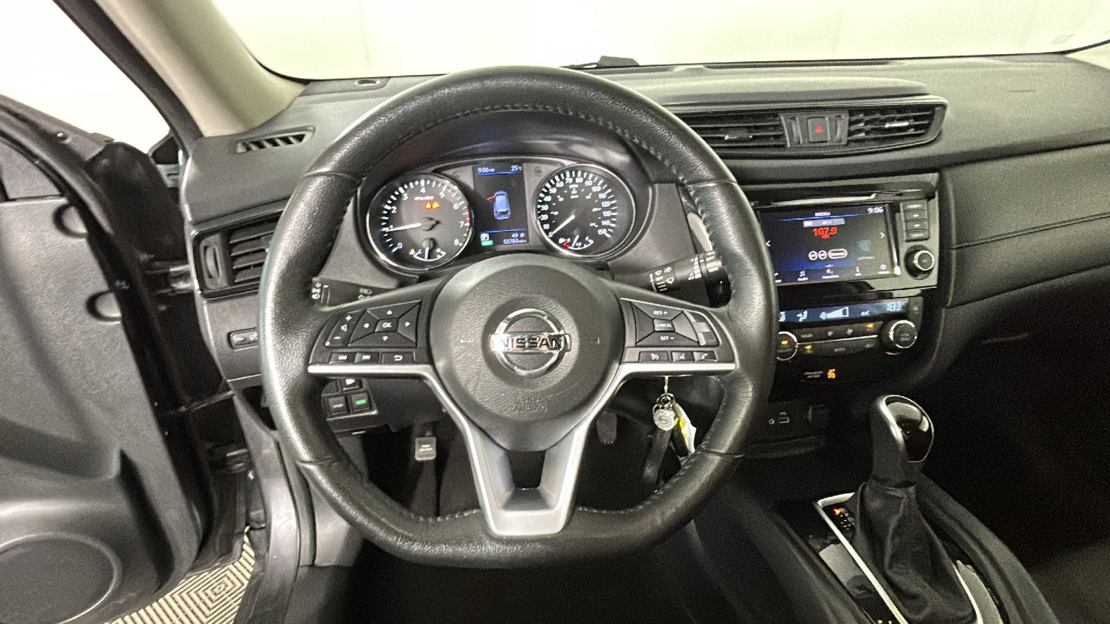 Used 2020 Nissan Rogue S FWD image 16
