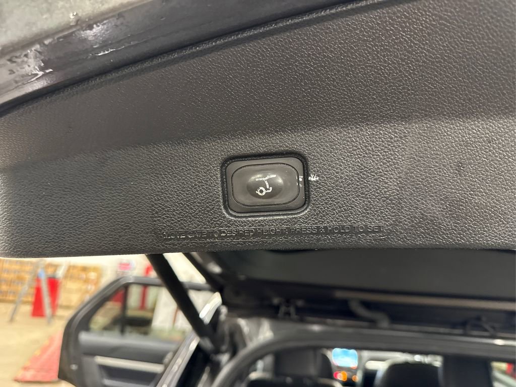 Used 2017 Ford Explorer XLT w/ Equipment Group 202A image 14