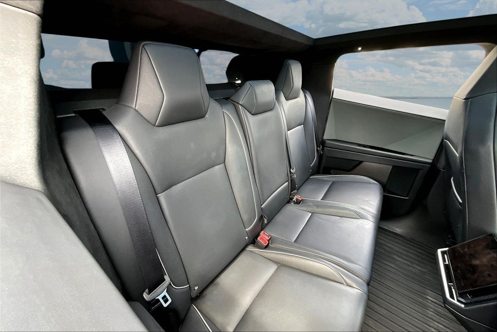 Used 2024 Tesla Cybertruck AWD Crew Cab image 25