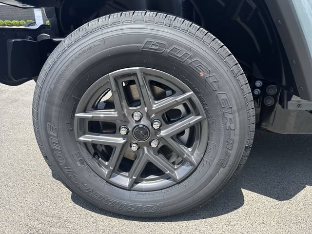 New 2026 Jeep Gladiator Sport AWD/4WD image 17