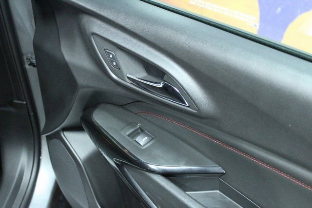 Used 2025 Chevrolet Trax RS w/ Sunroof Package image 9