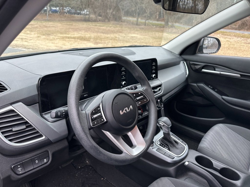 Certified 2024 Kia Seltos LX image 9