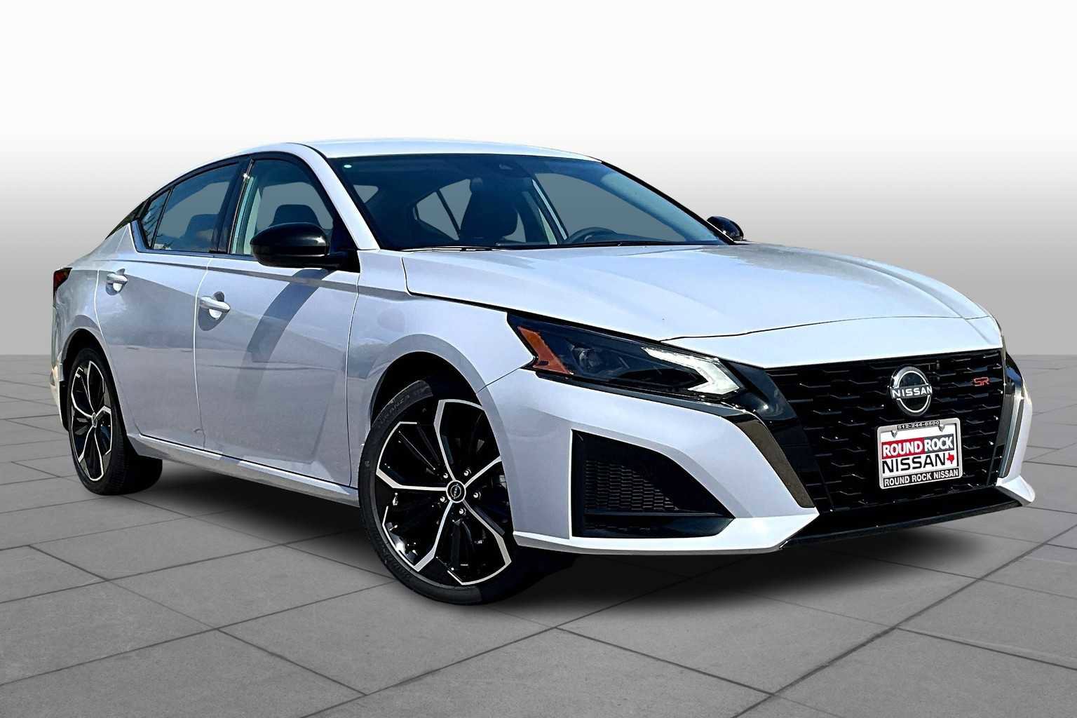 New 2025 Nissan Altima 2.5 SR image 2