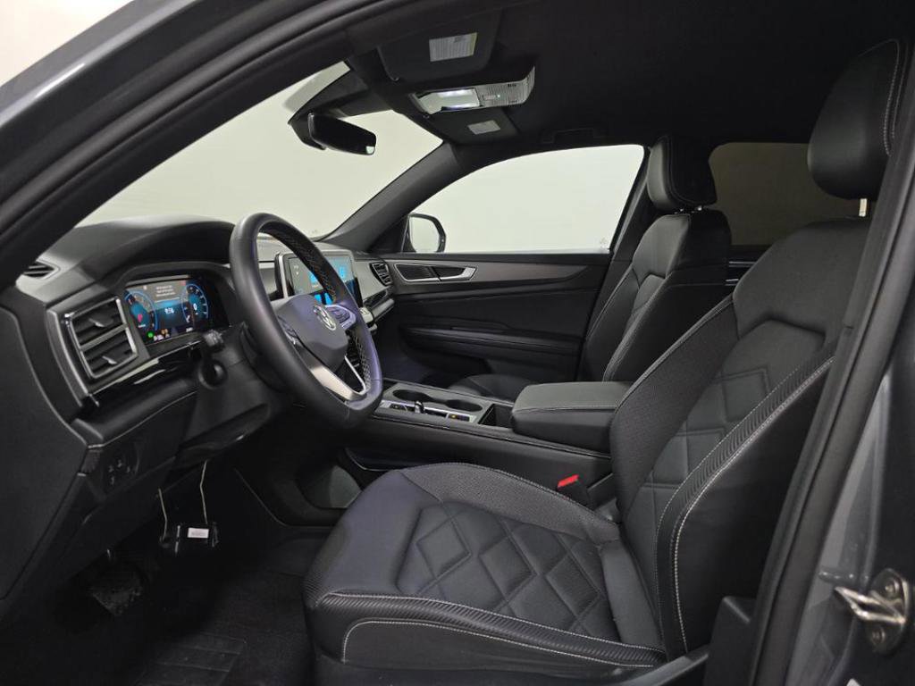 Used 2024 Volkswagen Atlas Cross Sport SE AWD/4WD image 4