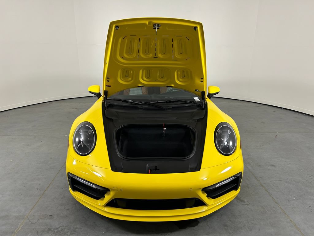 Certified 2024 Porsche 911 Targa 4 AWD/4WD image 27