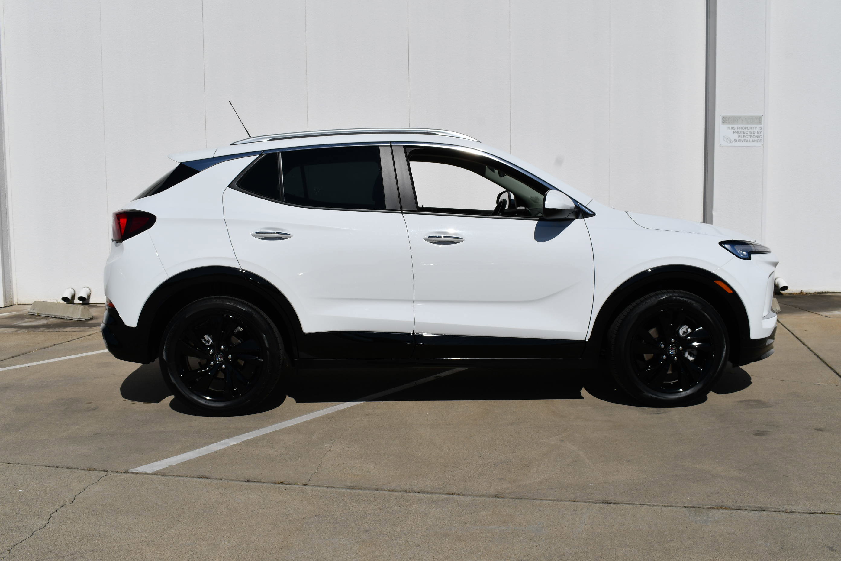 Used 2024 Buick Encore GX Sport Touring image 4